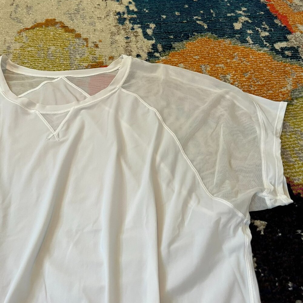 Lululemon Final Count Tee, White, Size 4(?) With … - image 4